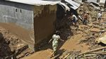Lombok Barat Porak Poranda Usai Diterjang Banjir dan Longsor