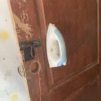 Punya setrikaan bekas yang sudah rusak atau tidak terpakai? Jangan sedih dan langsung di buang karena masih bisa kamu manfaatkan seperti ini nih.. Foto: Instagram/@id.dagelan