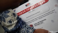 Diketahui, dalam acara itu KPK memberikan penghargaan kepada sejumlah wilayah di Indonesia, salah satunya adalah Provinsi Jawa Barat.