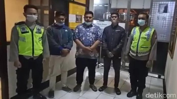 guru di mojokerto sebar hoaks