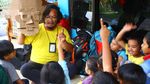 Menghibur Anak-anak Pengungsi Erupsi Semeru