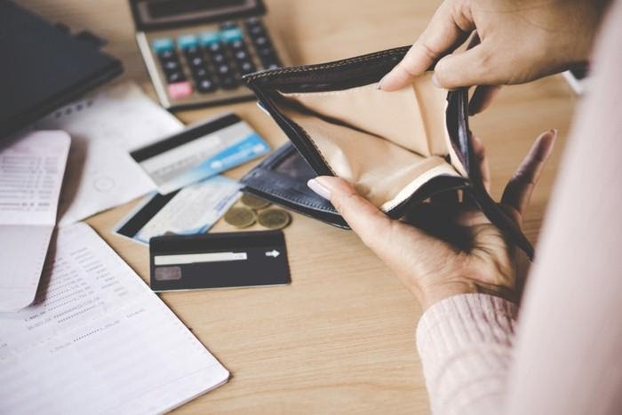 Ilustrasi cek finansial