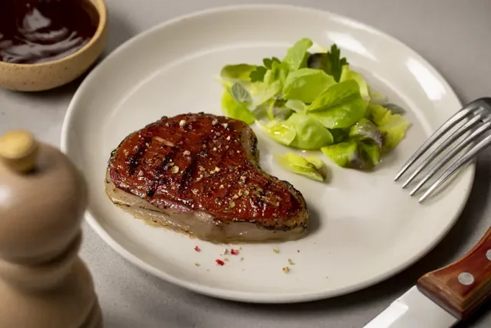 Ini Daging Steak Buatan Lab Terbesar di Dunia Dicetak dari Sel Sapi Asli