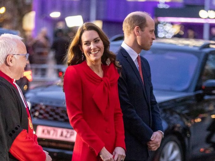 LONDON, ENGLAND - DECEMBER 08:  Prince William, Duke of Cambridge and Catherine, Duchess of Cambridge attend the 