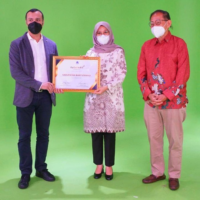Kembangkan UMKM di Masa Pandemi, Banyuwangi Raih Natamukti Award