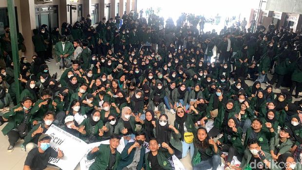 mahasiswa kosongkan kampus peringati hari anti korupsi