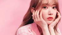 Miyawaki Sakura tampil cantik dengan busana serba merah muda. Foto: (dok. Instagram @39saku_chan)