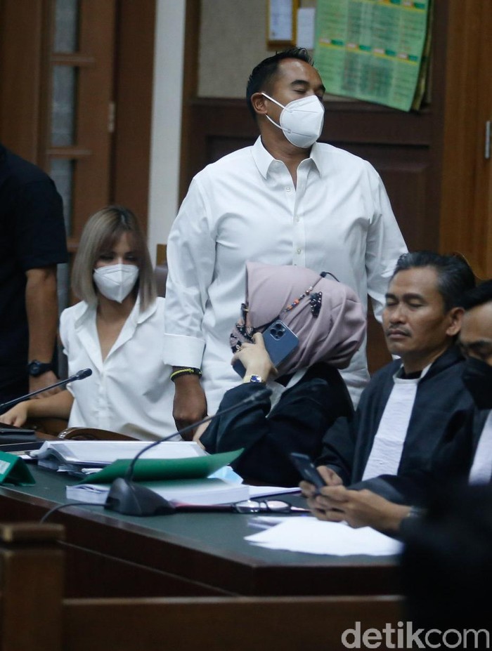 Nia Ramadhani dan Ardi Bakrie kembali jalani sidang kasus narkoba