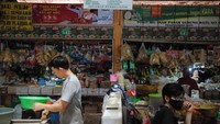 Pasar Gunung Batu merupakan satu dari dua pasar di Provinsi Jawa Barat yang sudah memperoleh sertifikat Standar Nasional Indonesia (SNI) dari Kementerian Perdagangan karena memiliki fasilitas zona komoditi, ruang laktasi, pengelolaan kebersihan dan keamanan serta manajemen pengelolaan yang sesuai standar.