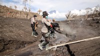 Pencarian korban guguran awan panas Gunung Semeru difokuskan di sejumlah titik di antaranya Kajar Kuning, Sumber Wuluh, Curah Koboan dan Pronojiwo.