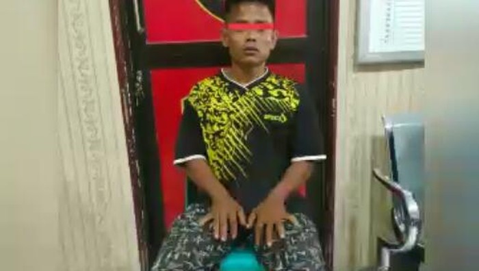 Polisi menangkap seorang pria berinisial SE (31) di Binjai, Sumatera Utara (Sumut). SE diciduk lantaran memukul lalu merampas sepeda motor seorang nenek berusia 73 tahun.