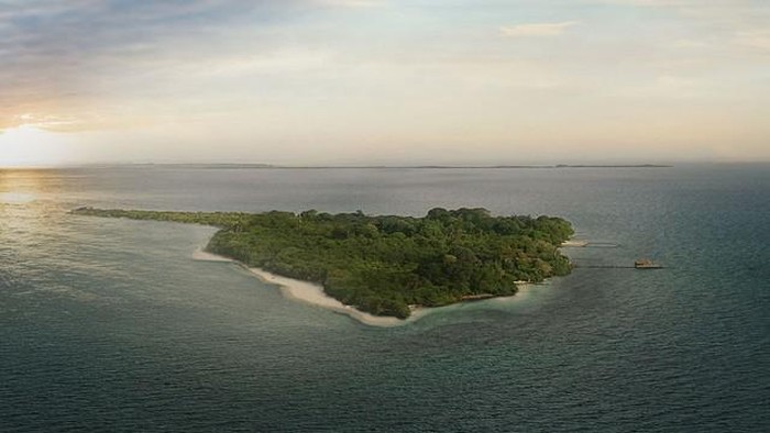 Pulau wisata milik perusahaan bir Corona.