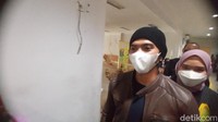 Rizki DA minta doa terbaik saat hadiri sidang cerai tersebut. Foto: Dony Indra Ramadhan