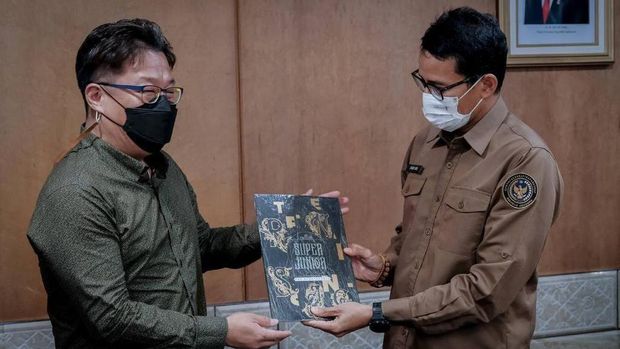 Sandiaga bertemu Duta Besar Korea Selatan untuk Indonesia, Park Taesung, Rabu (8/12/2021)