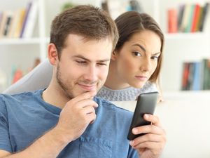 Ramalan Zodiak Cinta 12 Maret: Gemini Jaga Hubungan, Pisces Awas Pihak Ketiga