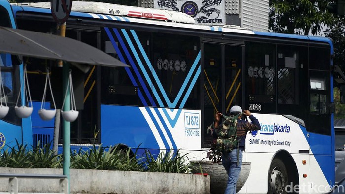 TransJakarta sampai jam berapa? Pengguna setia transportasi TransJakarta banyak yang mempertanyakan hal tersebut.