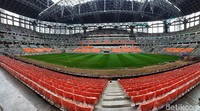 Saat ini, pengerjaan di stadion kebanggaan warga Jakarta itu difokuskan pada pemasangan bangku. Terlebih stadion ini disebut mampu menampung hingga 82 ribu penonton.