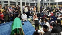 Wali Kota Bandung Oded M Danial wafat jelang menunaikan salat Jumat.