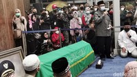 Aher didapuk sebagai perwakilan keluarga. Ia mengenang Oded sebagai orang yang soleh sejak mengenalnya tahun 90-an.