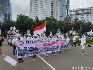 Kena PHK, Ratusan Buruh Alkes Gelar Demo di Kawasan Patung Kuda