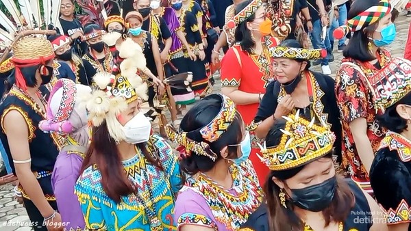 Seluruh masyarakat adat Dayak Bahau turut serta meramaikan Ritual Hudoq.