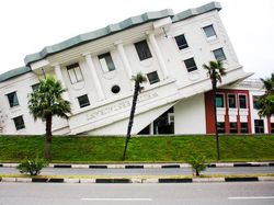 Imajinasi Arsitek Ciptakan Gedung Bentuk Anjing Hingga Naga