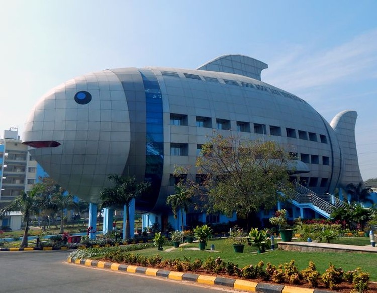 fotoinet gedung unik anjing hingga naga