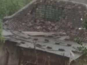 26 Rumah di Lamongan Rusak Diterjang Hujan Disertai Angin Kencang
