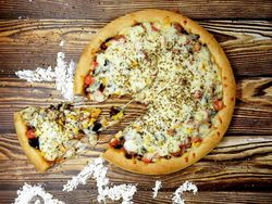 Cuma Rp 35 Ribu, Bisa Makan Pizza dengan Topping Melimpah