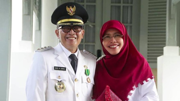 KH Oded M Danial dan istrinya, Siti Muntamah
