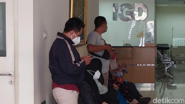 Wali Kota Bandung Oded M Danial meninggal dunia saat akan melaksanakan salat Jumat di Masjid Mujahidin, Kota Bandung. Oded sempat diboyong ke Rumah Sakit Muhammadiyah, Jalan Banteng, Kota Bandung.
