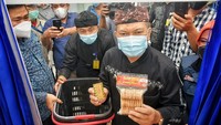 Salat solat, Oded tiba-tiba saja terjaduh dan langsung dilarikan ke rumah sakit. Namun sayang, nyawanya tidak tertolong. Foto: Instagram @mangoded_md