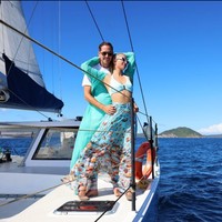 Paris Hilton menikah dengan Carter Reum pada 11-11-2021 di Los Angeles, AS. Pernikahan digelar selama tiga hari mulai dari upacara pemberkatan, resepsi makan malam hingga karnaval. Foto: Instagram/@parishilton