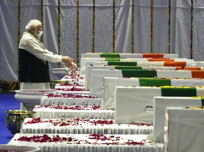 Panglima Militer India Tewas Kecelakaan Helikopter, PM Modi Berduka