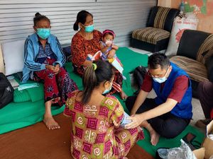 Banyak Pikiran dan Cemas, Pengungsi Semeru Terkena Penyakit Hipertensi