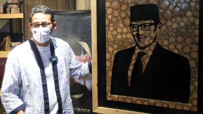 Menteri Pariwisata dan Ekonomi Kreatif (Menparekraf) Sandiaga Salahuddin Uno mengaku sangat mengapresiasi produksi dari ekonomi kreatif yang ada di indonesia.