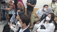 Rachel Vennya tidak mengeluarkan sepatah kata pun saat ditanya mengenai sidangnya hari ini. Foto: Muhammad Ahsan/detikHOT