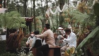 Tamu undangan yang datang ke pernikahan Ramon Y Tungka dengan Cisya. Foto: Instagram Cisya dan Ramon Y Tungka