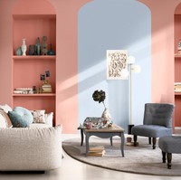 Mande Austriono, principal architect di DFORM, mengatakan di acara peluncuran Colour of the Year 2022 secara virtual, Kamis (9/12/2021), pendemi turut memengaruhi perubahan fungsi rumah. Rumah yang tadinya hanya sebagai tempat beristirahat, kini menjadi kantor dadakan karena tren work from home. Foto ini memperlihatkan bagaimana penerapan biru langit sebagai aksen untuk ruang tamu atau keluarga. (Foto: Dok: Dulux/Akzo Nobel)