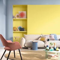 Pemilihan warna-warna cerah seperti biru langit, tambah Mande, dapat mengakomodasi perubahan fungsi rumah tersebut. Dengan kata lain, warna ini dapat menciptakan rasa betah saat WFH. (Foto: Dok: Dulux/Akzo Nobel)