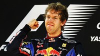 Dengan poin paling sedikit, kans Hamilton menjadi juara memang kecil. Benar saja, ia hanya finis di peringkat empat (240 poin) meski menjadi runner-up balapan. Vettel mengunci gelar juara dunia usai meraih kemenangan (256 poin), mengungguli Alonso (252 poin) dan Webber (242 poin) yang gagal naik podium.  Foto: Getty Images/Ker Robertson