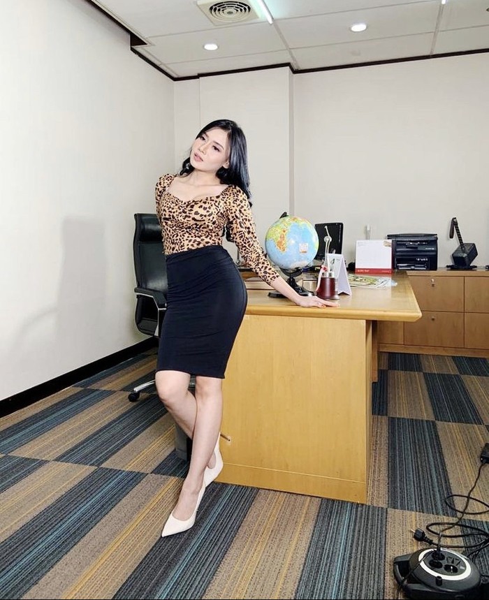 Si Cantik Anggy Novia, Pemenang ‘Miss Popular 2021’ yang Gemar Ngopi