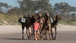 Tak Biasa, Wanita Ini Keliling Australia Bareng 5 Unta