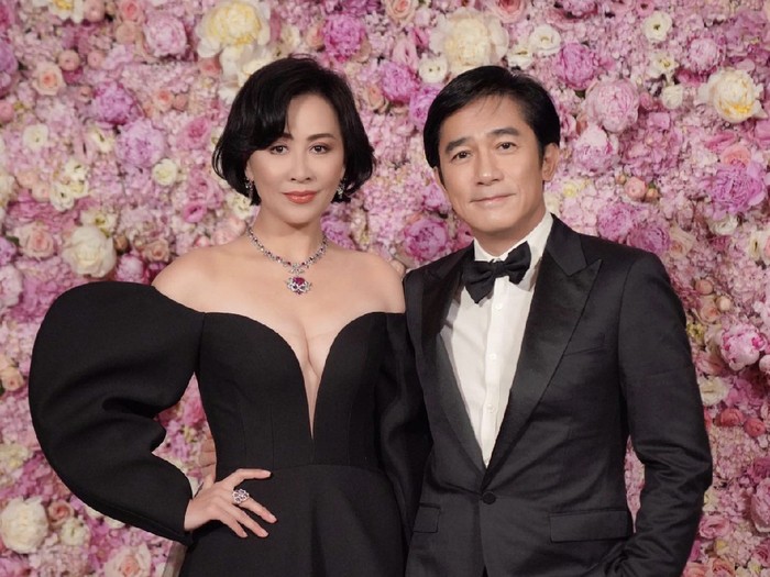 Foto Bareng Wanita Lain di Pesta Ultah Sang Istri, Ekspresi Tony Leung