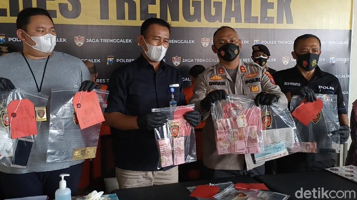 uang palsu di trenggalek