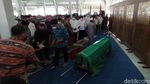 Momen Haru Saat Jenazah Wali Kota Bandung Mang Oded Disalatkan