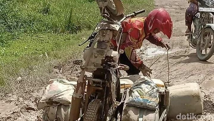 Akses jalan di Sumut yang rusak parah