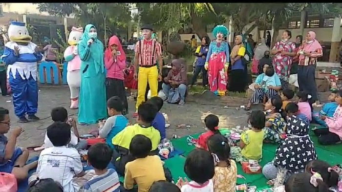 anak-anak pengungsi semeru
