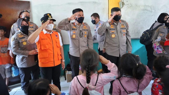 Bantuan Korban Erupsi Semeru Terus Mengalir