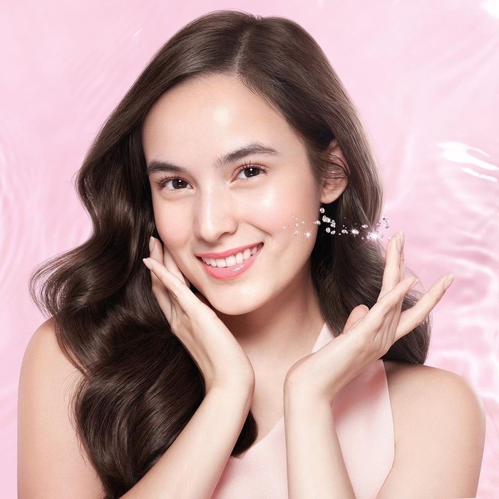 Cantiknya Chelsea Islan Saat Nikmati Kopi dan Kelapa Muda Cantiknya Chelsea Islan Saat Nikmati Kopi dan Kelapa Muda